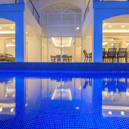 Villa Orka World 1 *